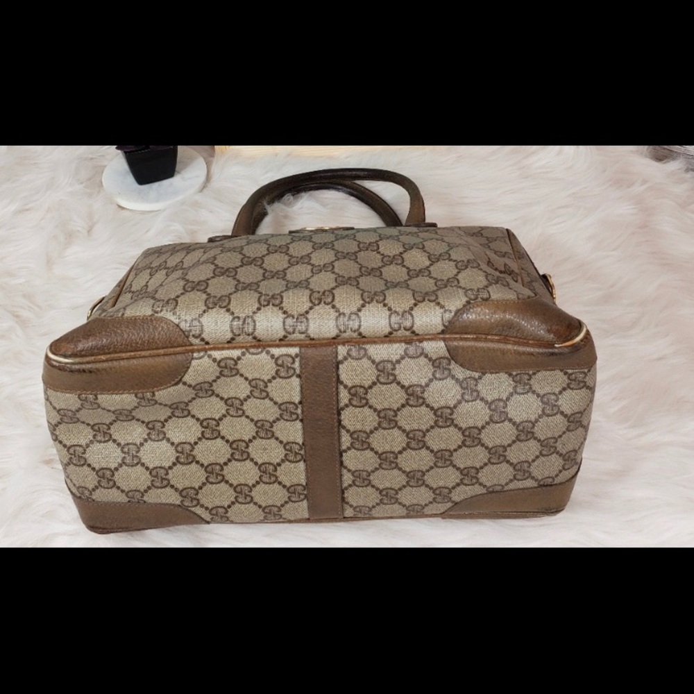 Authentic Gucci Purse - Picture 2 of 5